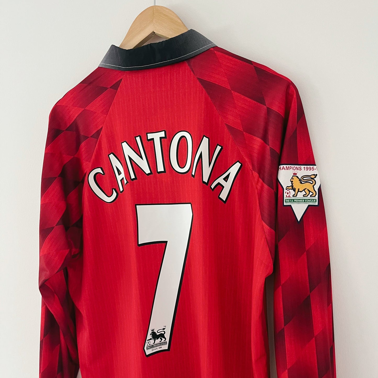 Retro X Cantona 1996-98 Home